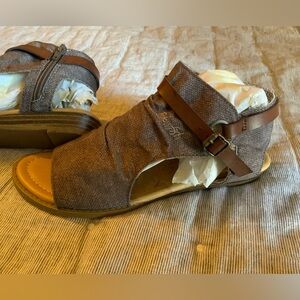 Blowfish Malibu Brown Open-Toe Sandals with Buckle.